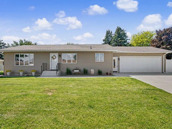 1264 9th Street, Jesup, IA 50648