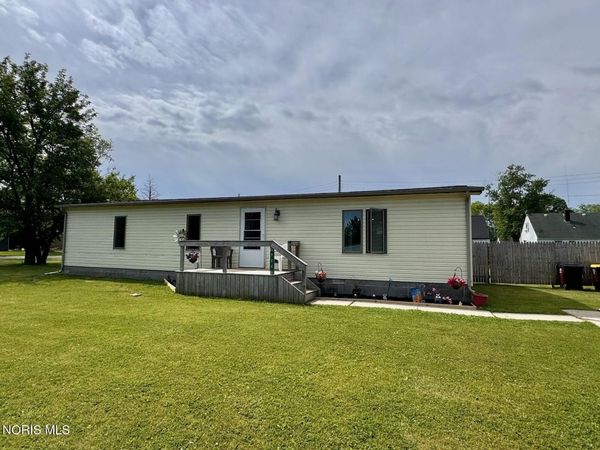 909 Hees Court , Defiance, OH 43512