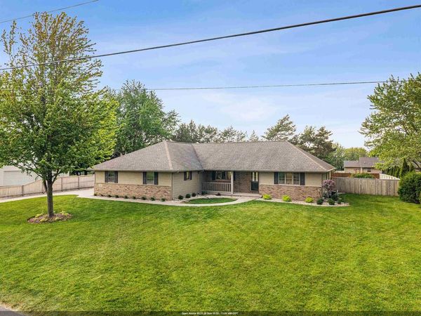 1112 LAKE PARK ROAD, Menasha, WI 54952
