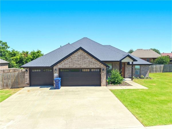 909 Carter Court , Siloam Springs, AR 72761