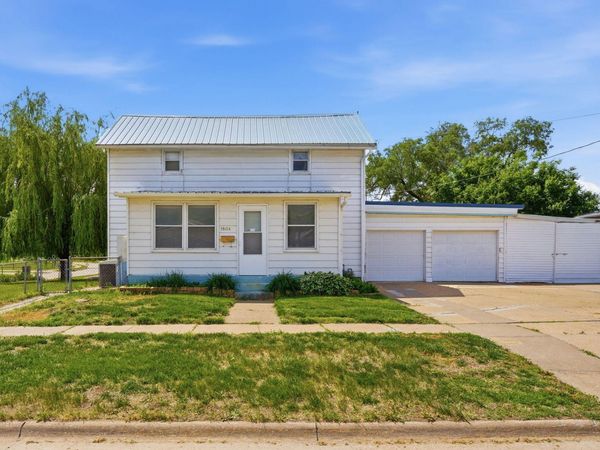1804 SCHILLER, Muscatine, IA 52761