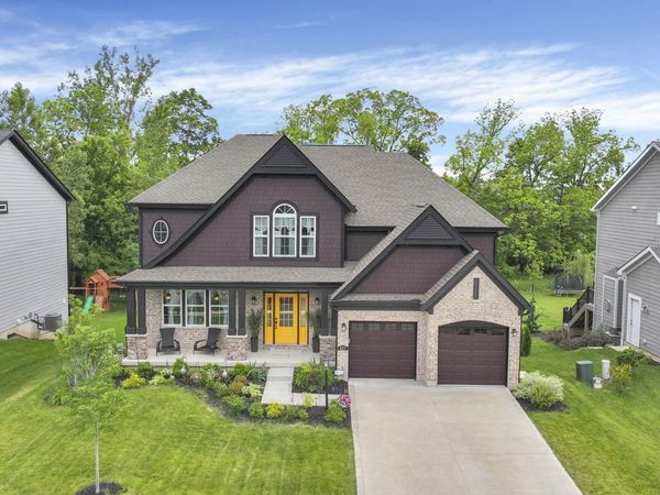 831 Pathlow Drive , Pickerington, OH 43147