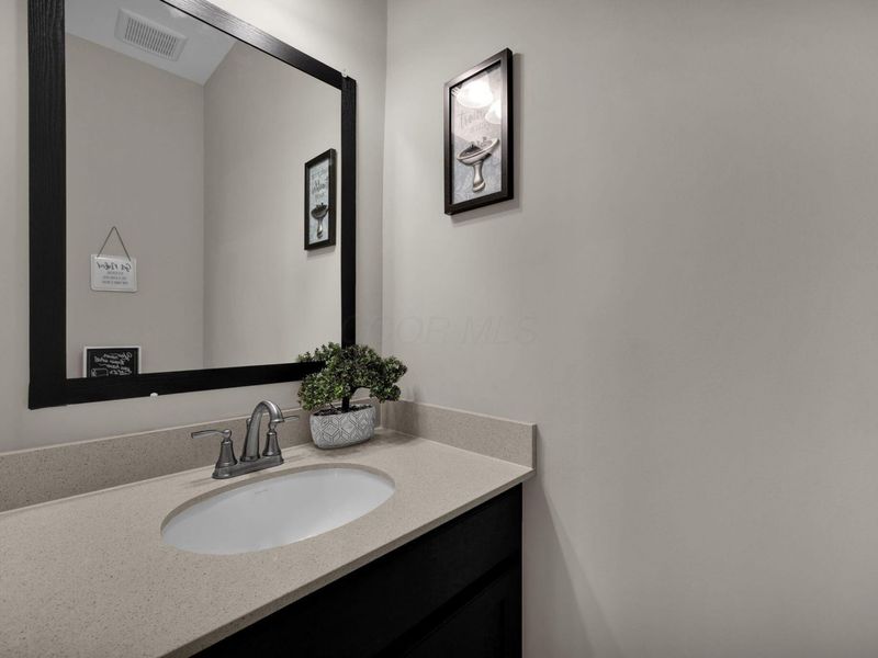 831 Pathlow Drive , Pickerington, OH 43147 Photo 6
