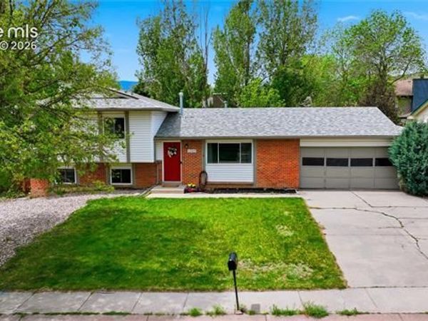 5260 Meadowgreen Drive, Colorado Springs, CO 80919