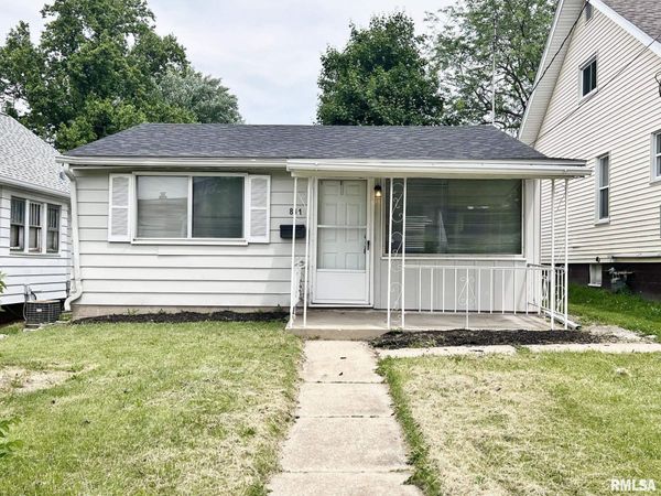 811 E LAKE Avenue, Peoria Heights, IL 61616