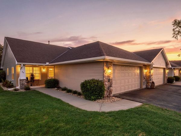 74 Crown Pointe Curve, Hudson, WI 54016