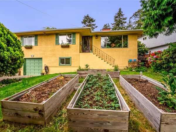 3360 Rolston Cres, Saanich, BC V8Z 4P1