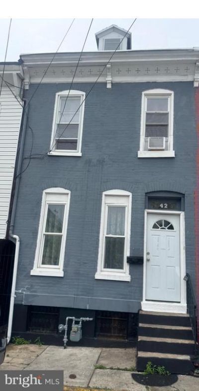 42 Maple Street, Reading, PA 19602 Main Photo