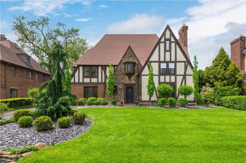 3002 Manchester Road, Shaker Heights, OH 44122