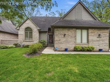 47301 Bramblewood Court, Novi, MI 48374