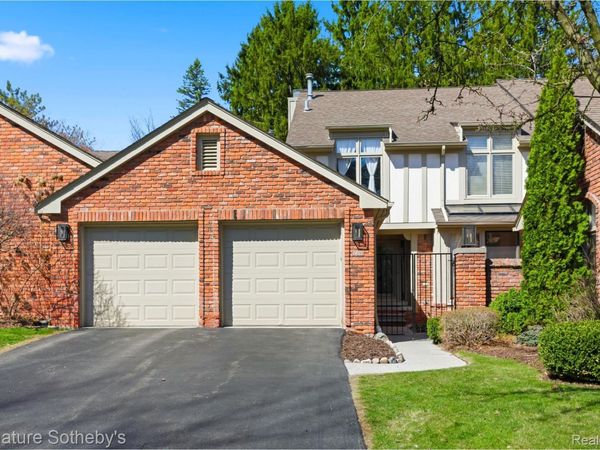 24122 Bingham Pointe Drive, Unit 24, Bingham Farms Village, Mi 48025