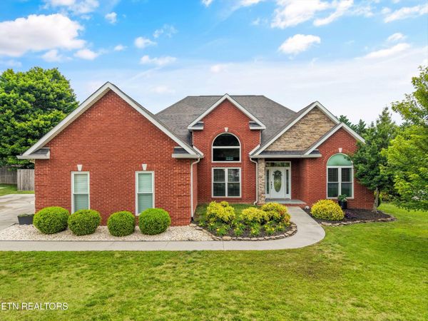 1614 Lindenhall Drive, Alcoa, TN 37701