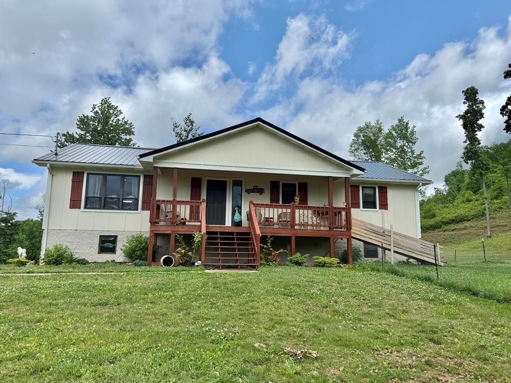 650 Sweeneysburg Rd, Sweeneysburg, WV 25880 Main Photo