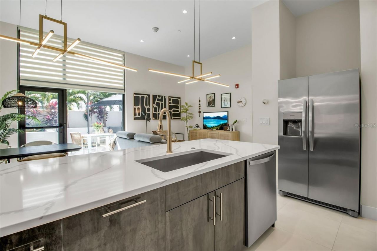 1558 4th Street, Unit 208, Sarasota, FL 34236 Photo
