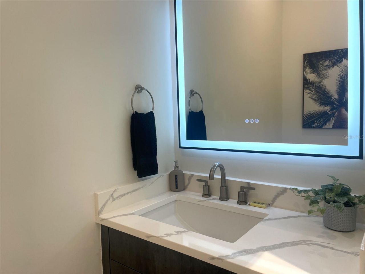1558 4th Street, Unit 208, Sarasota, FL 34236 Photo