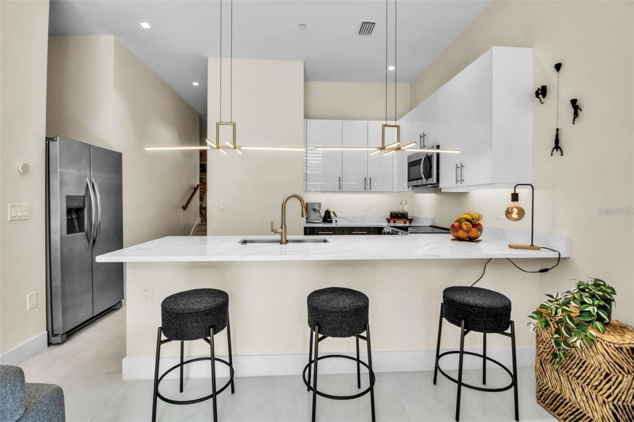 1558 4th Street, Unit 208, Sarasota, FL 34236 Photo