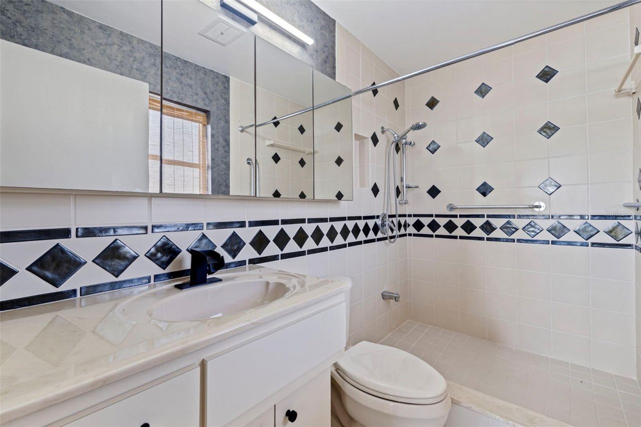 3717 46th Avenue S, Unit 11, Saint Petersburg, FL 33711 Photo