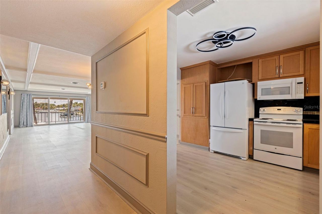 3717 46th Avenue S, Unit 11, Saint Petersburg, FL 33711 Photo