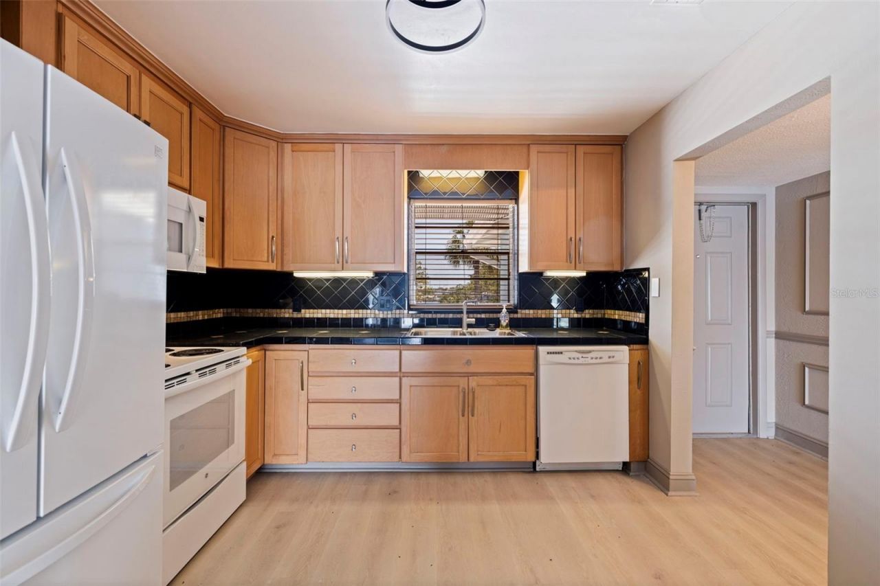 3717 46th Avenue S, Unit 11, Saint Petersburg, FL 33711 Photo