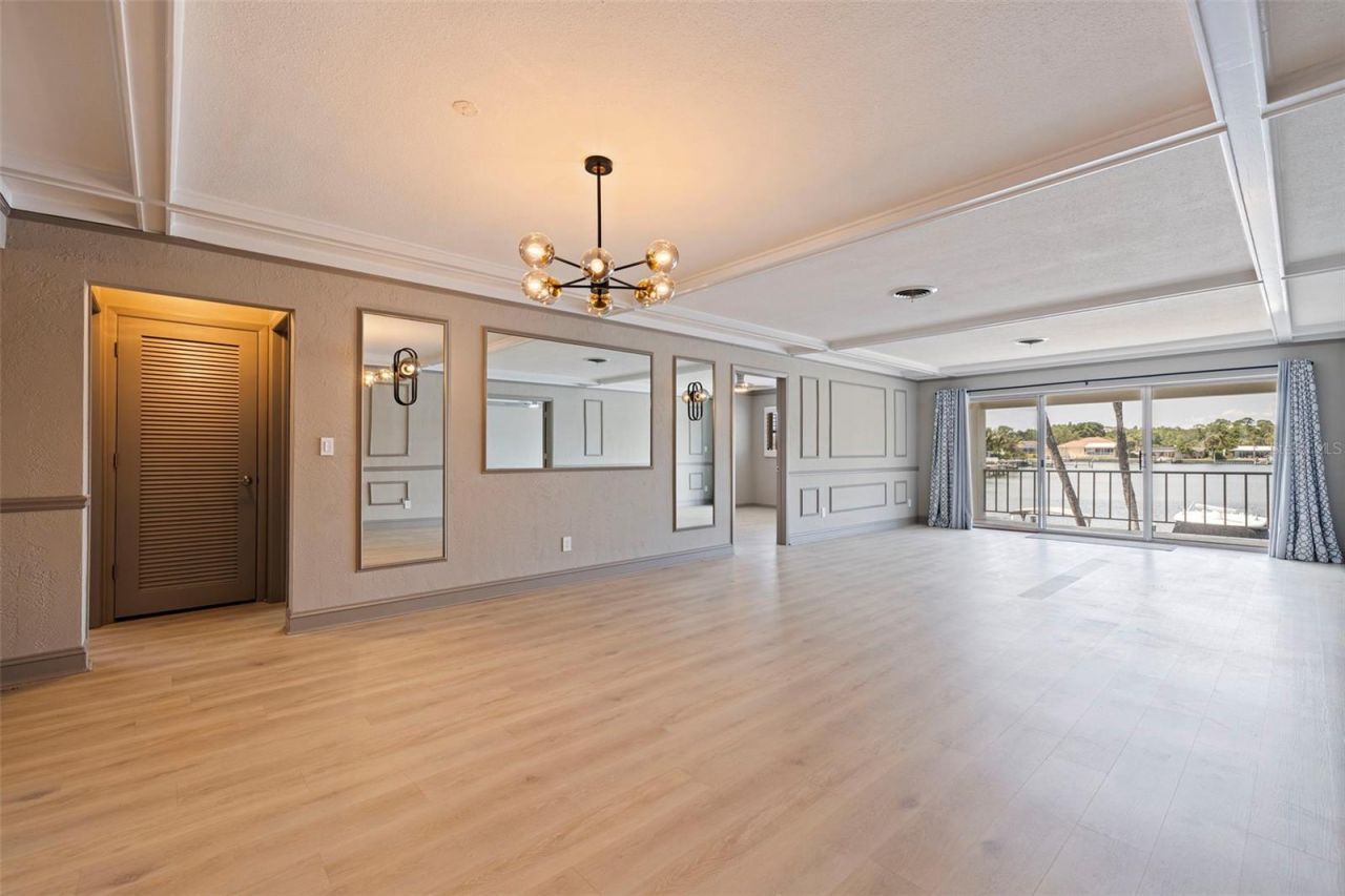 3717 46th Avenue S, Unit 11, Saint Petersburg, FL 33711 Photo