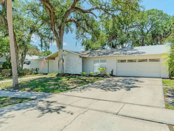 8018 W POCAHONTAS AVENUE, TAMPA, FL 33615