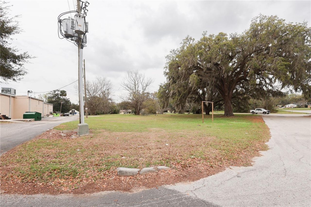 5810 SE Abshier Boulevard, Belleview, FL 34420 Photo