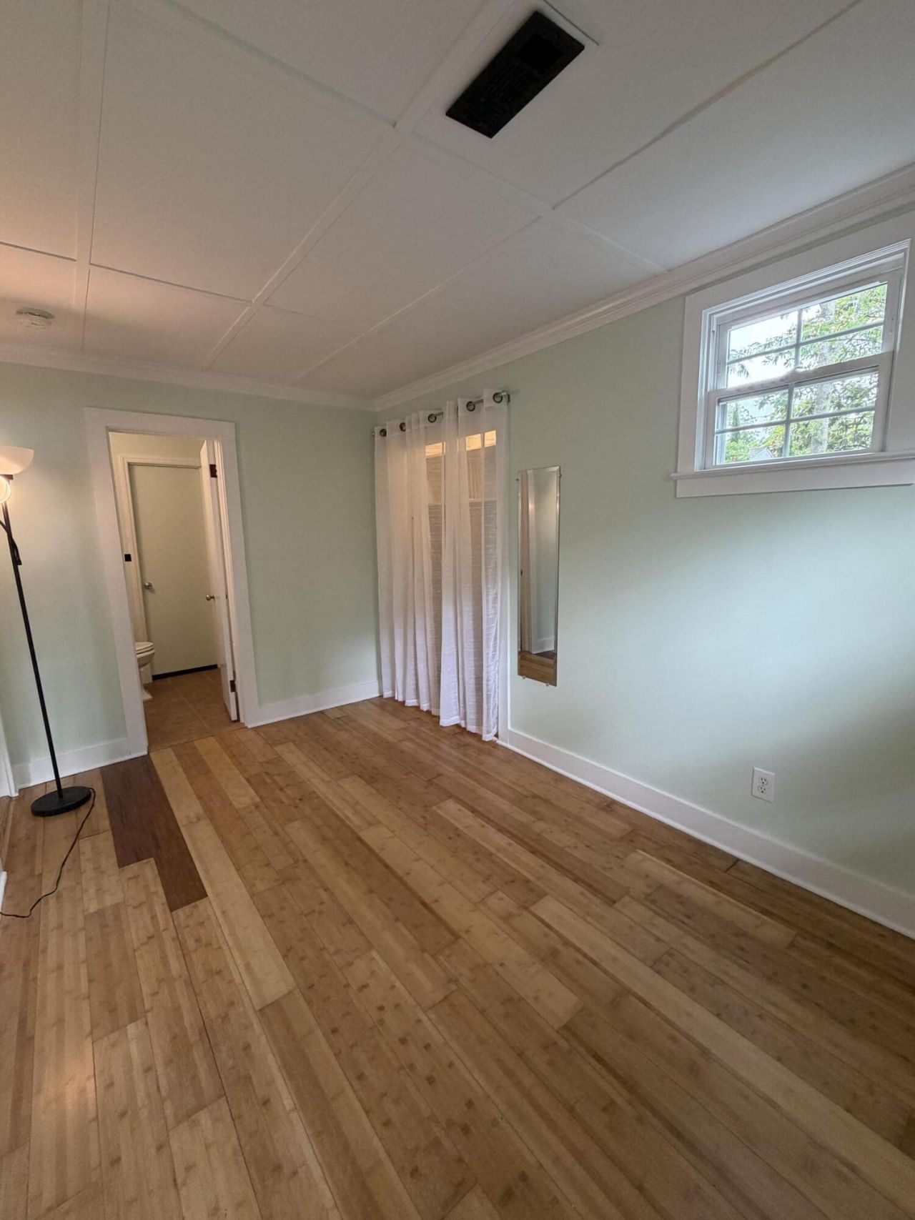 2056 Saint James Drive Photo 10