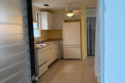 2056 Saint James Drive photo 4