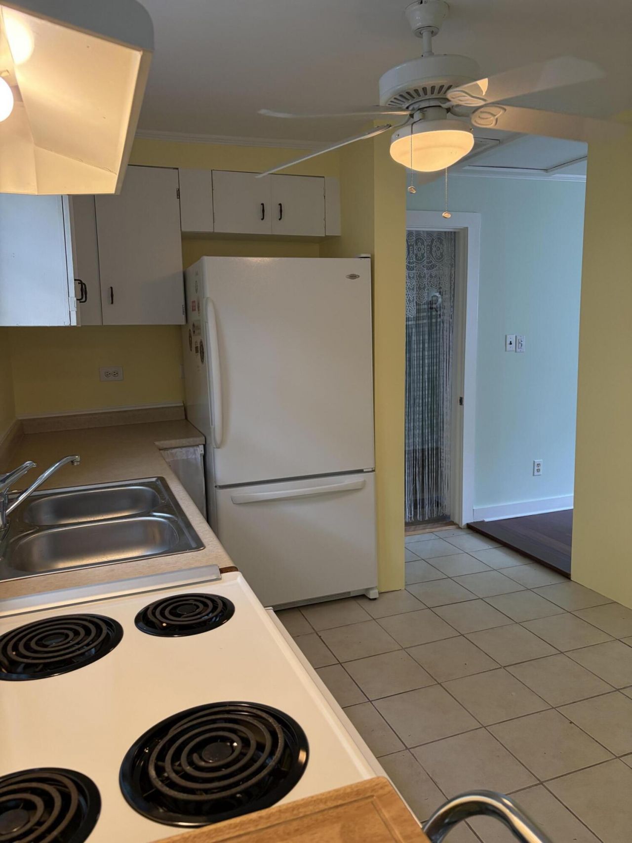 2056 Saint James Drive Photo 5