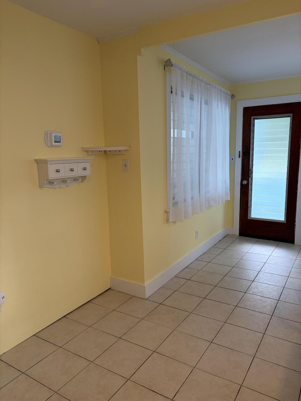 2056 Saint James Drive Photo 6