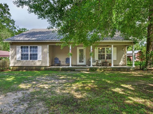 1239 Holley Avenue , Chipley, FL 32428