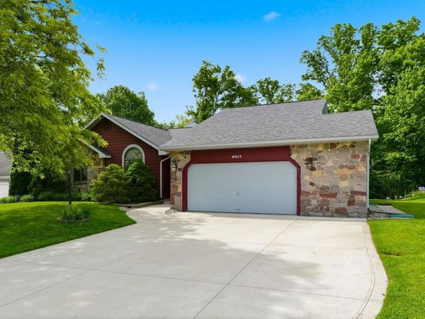 8917 Stockbridge Place, Fort Wayne, IN 46804
