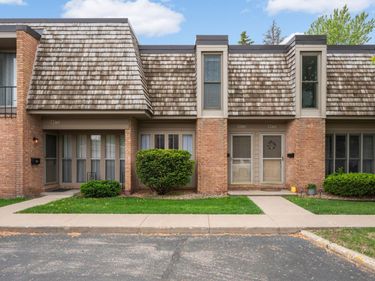 6373 Barrie Road, Edina, MN 55435