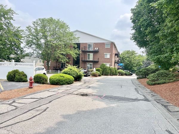 1506 Gorham Street, Unit 304, Lowell, MA 01852