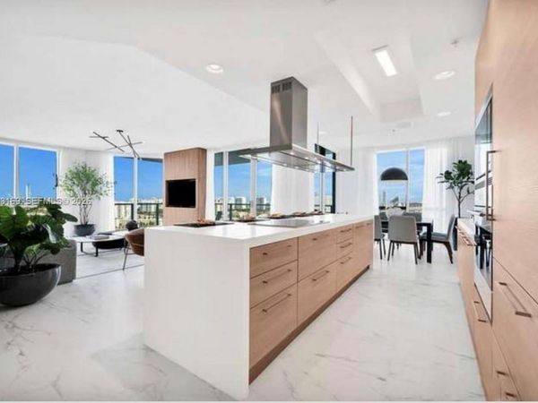 17111 Biscayne Blvd , Unit 2209, North Miami Beach, FL 33160