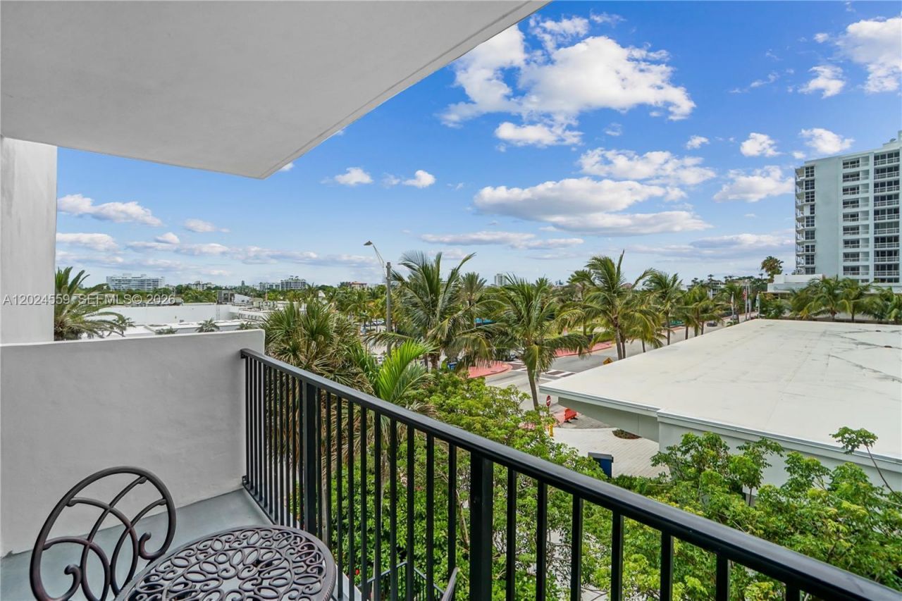 9273 Collins Ave, Unit 309, Surfside, FL 33154 Photo