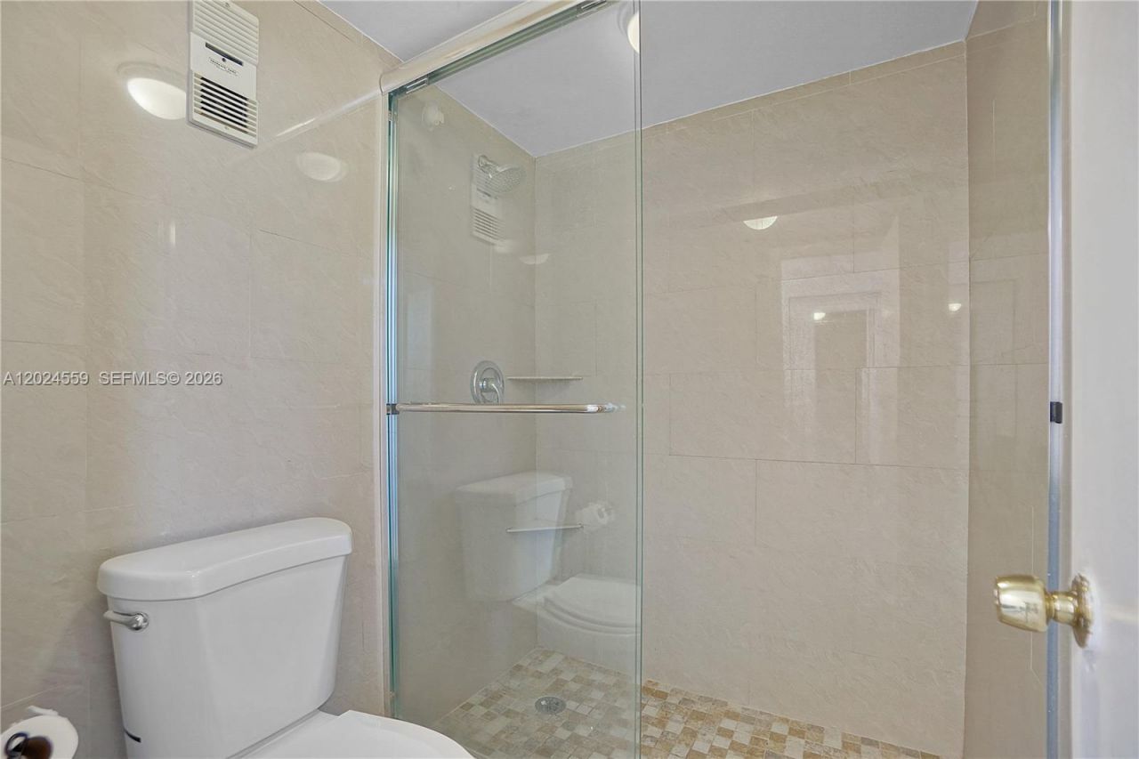 9273 Collins Ave, Unit 309, Surfside, FL 33154 Photo