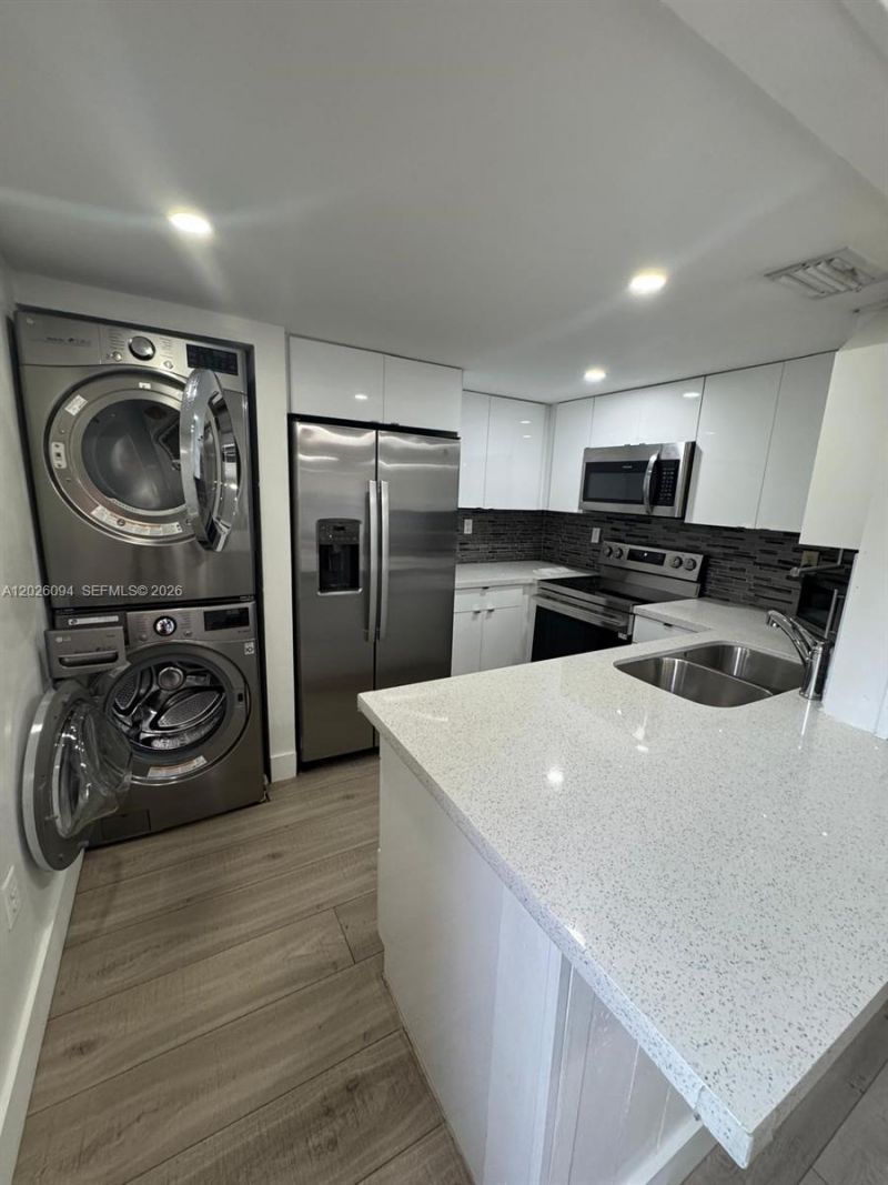 10282 NW 9th St Cir , Unit 206, Miami, FL 33172 Photo