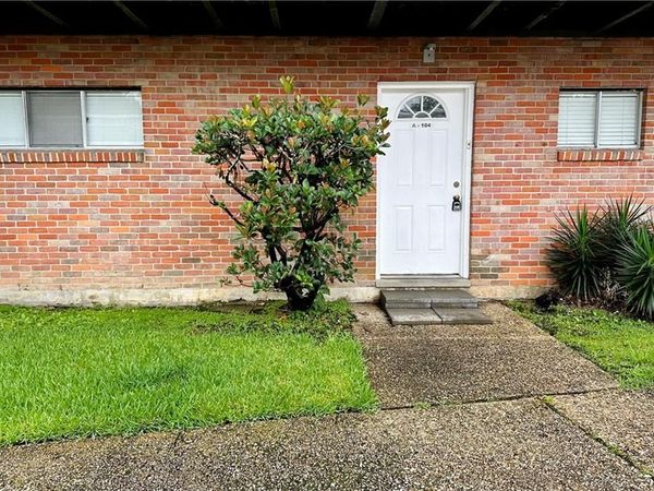 3838 PONTCHARTRAIN Drive, Unit A-104, Slidell, LA 70458