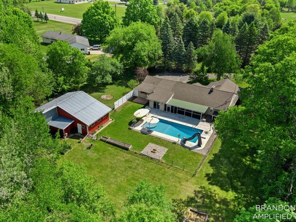 10226 SW Greenville Road, Greenville, MI 48838