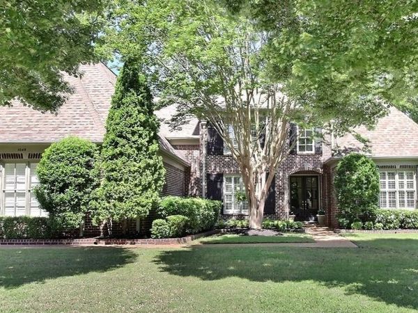 1049 E OLD HEARTHSTONE CIR, Collierville, TN 38017