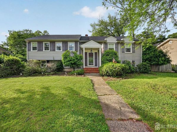 10 Remington Drive, Edison, NJ 08820
