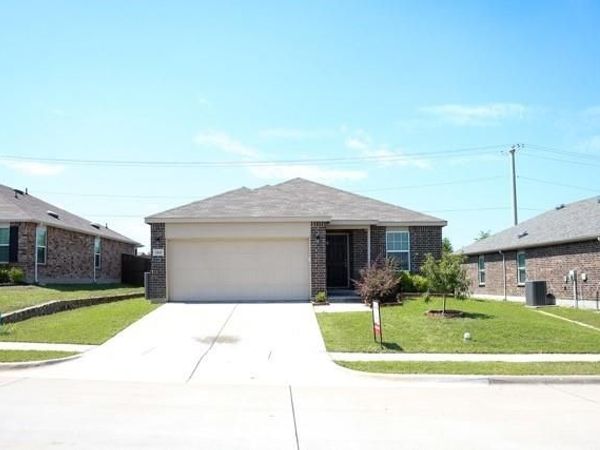 1416 Waggoner Drive, Aubrey, TX 76227