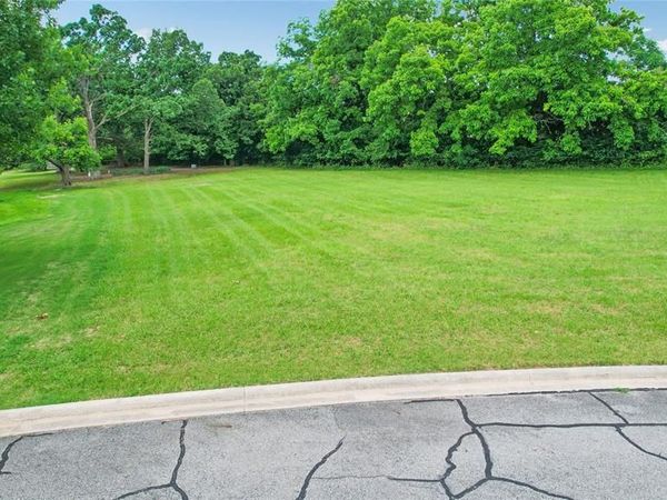 2001 Bois D Arc Street, Bonham, TX 75418