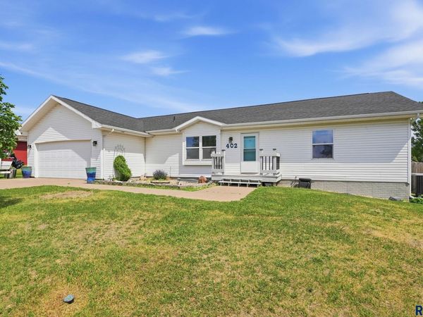 402 W Elder St, Montrose, SD 57048