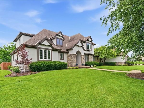 219 Brookside Drive, Paola, KS 66071