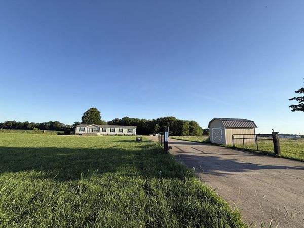 1397 Watts Rd, Trenton, KY 42286