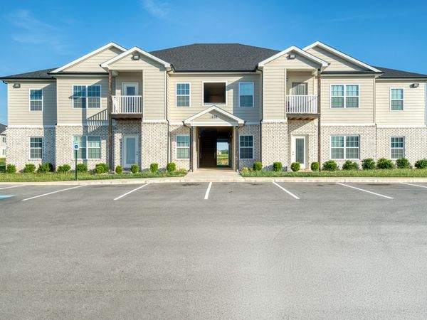 338 Hillview Mills Blvd, Bowling Green, KY 42101