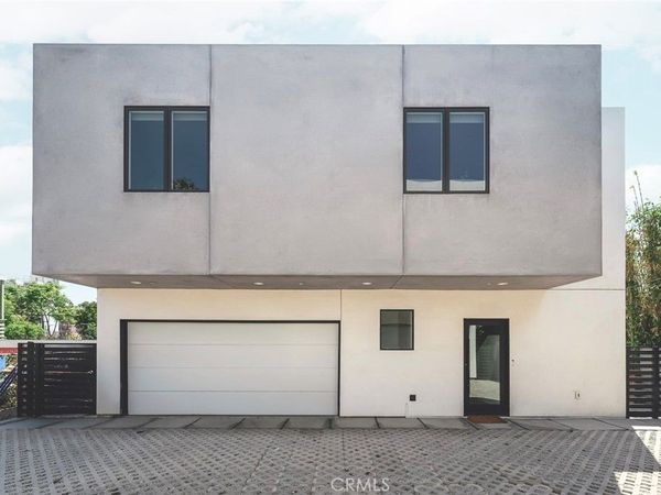 542 N Commonwealth, Los Angeles, CA 90004