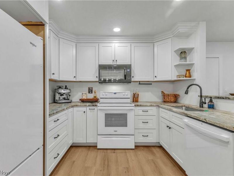 22946 Mastick Road , Unit 202, Fairview Park, OH 44126 Photo 3